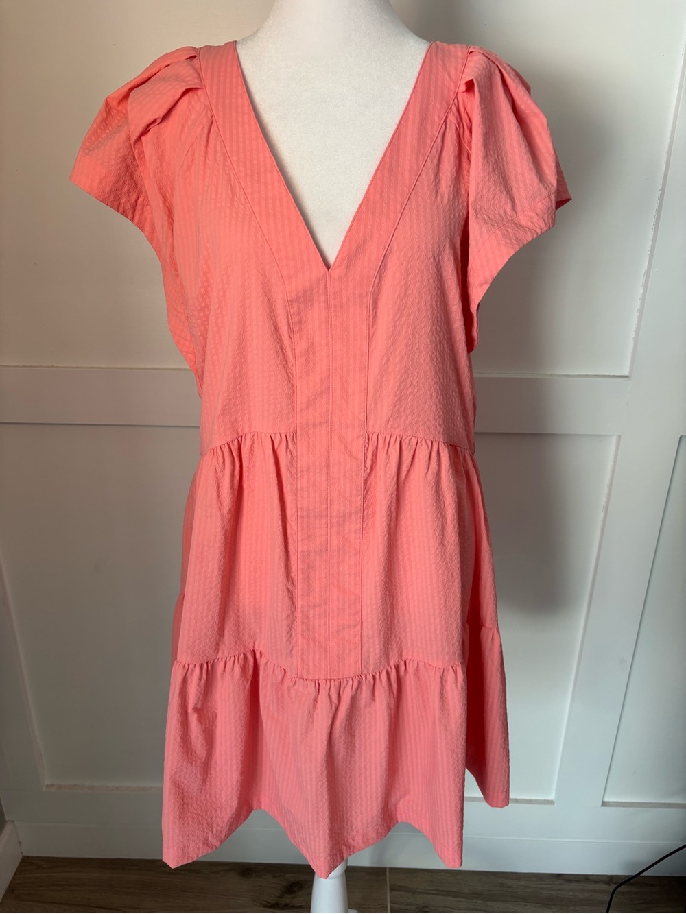 Vineyard Vines Coral Pink V-Neck Tiered Mini Dress size medium